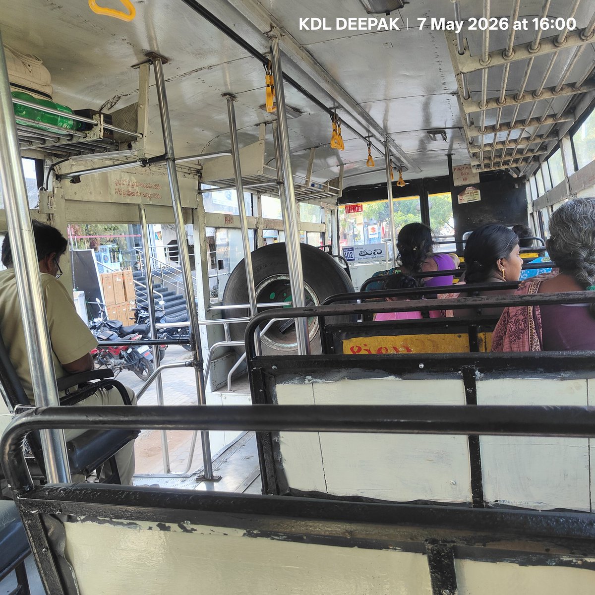DeepakboranaMo1's tweet photo. Ye APRTC ki bus hai and ye bus stand se nikal kar bish raste mai side karke kada hai and already ye bus 1 hours se uper  late hai and abhi bish raste mai timepass aur karke hai kya yahi hai responsibility hai govt busses ki ki time hai chale na jaye https://t.co/q5OIQVLlcY