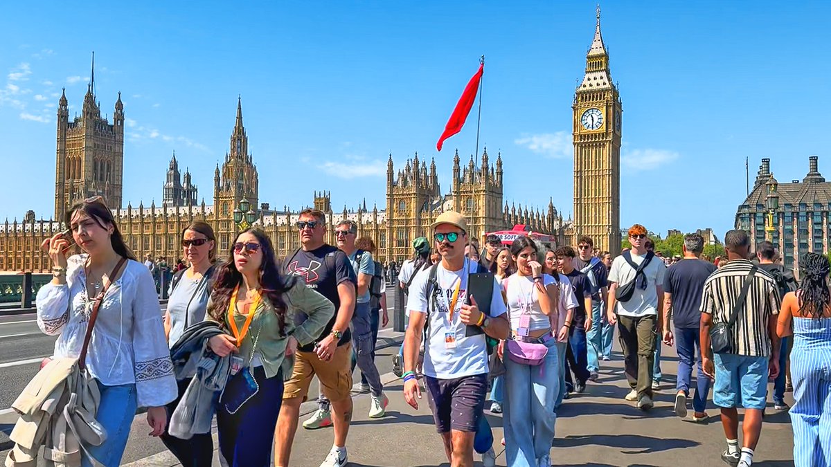 watchedwalker's tweet photo. London May Walk 2026 | South Bank to New Banksy via St James’s Park | 4K HDR

📺 WATCH HERE - https://t.co/FGi2ur7kPz

Join me for a vibrant stroll on a glorious spring day! https://t.co/RPuZpv1Veg
