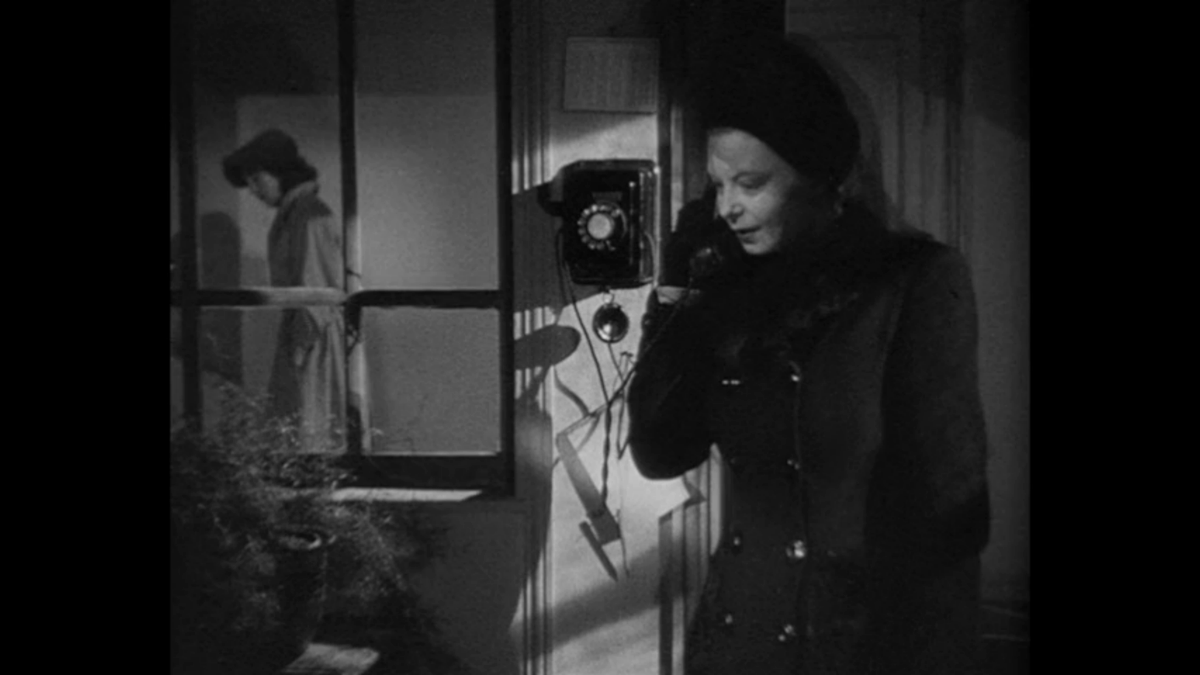 parakerman's tweet photo. Les Dames du bois de Boulogne (1945, dir. Robert Bresson) https://t.co/dGz7nEZbvu
