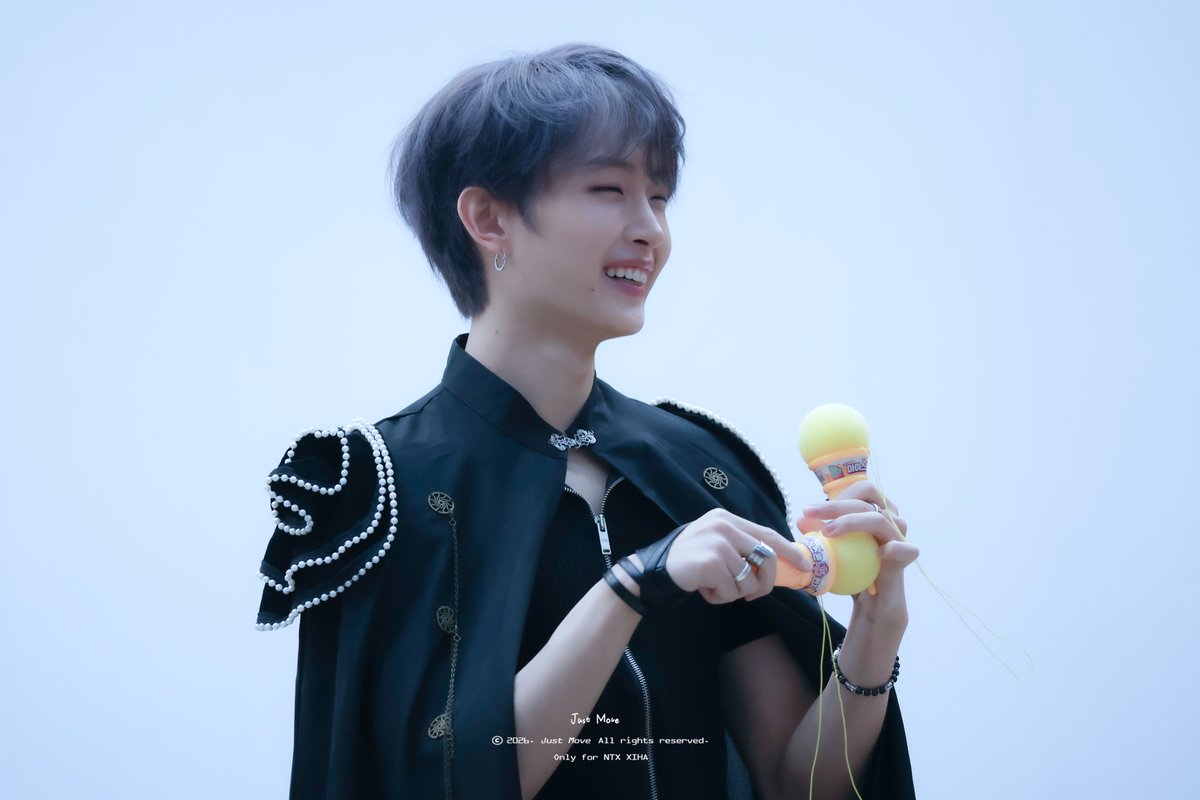 𝘑𝘶𝘴𝘵 𝘔𝘰𝘷𝘦 tweet media