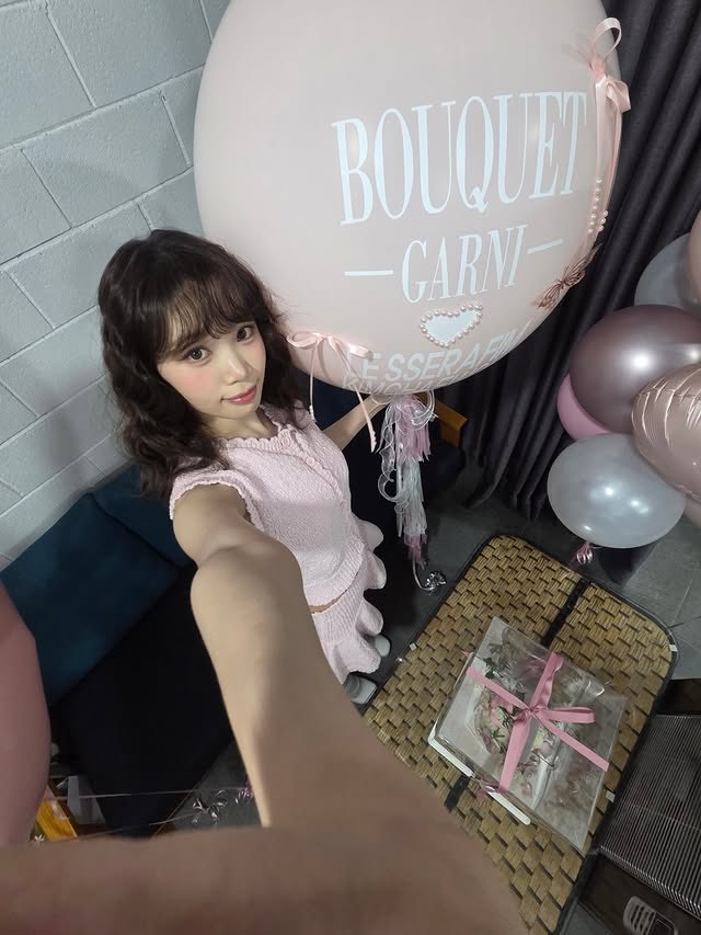 chaewon tweet media