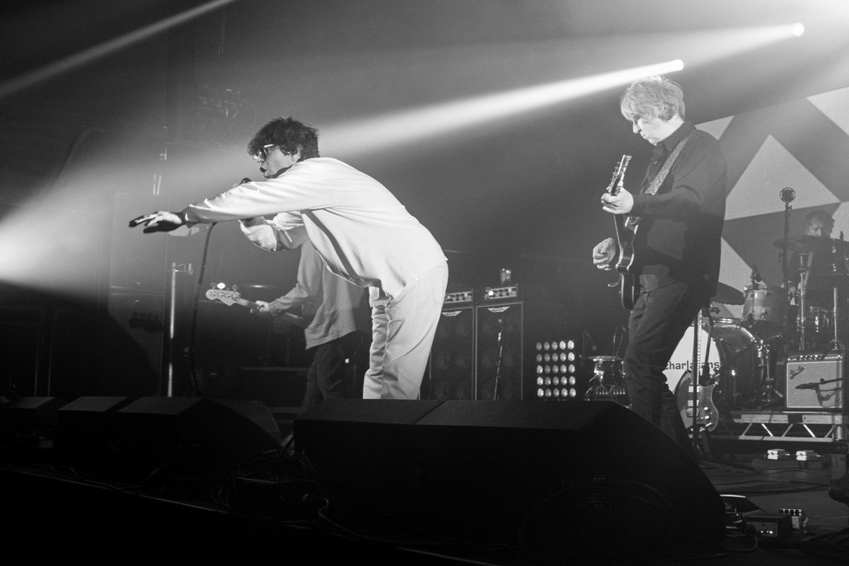 AlanGardner74's tweet photo. Took my teenage son and daughter to see @thecharlatans @Tim_Burgess in Edinburgh last night, and they tore the roof off the place, what a show! Still buzzing :) https://t.co/8RZ68LJ3zR