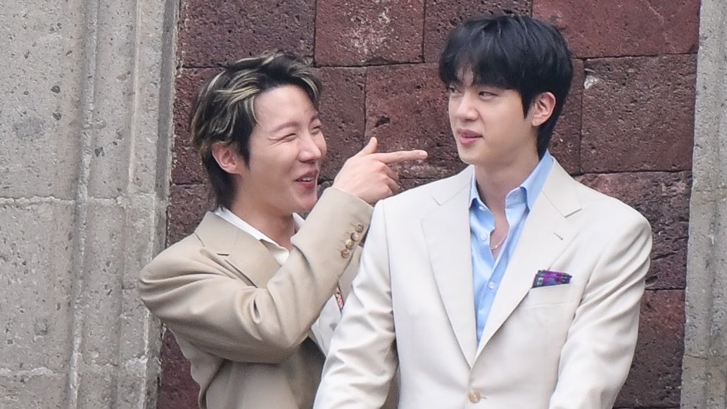 hourly 2seok (slow) tweet media