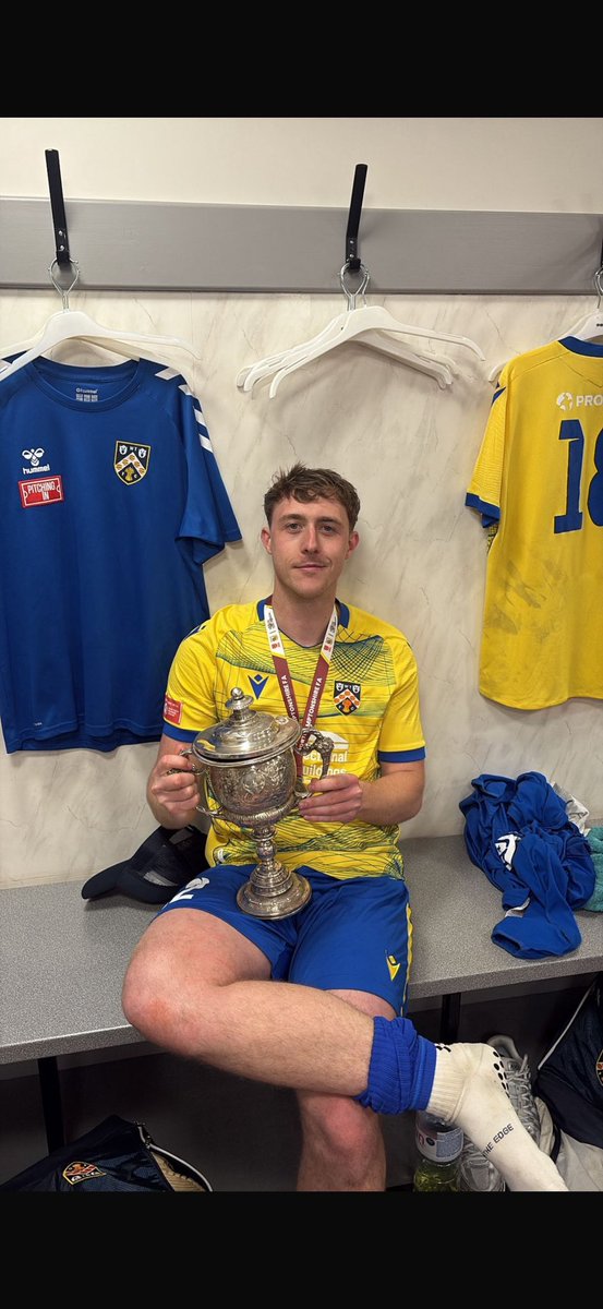 Joe_Pursey's tweet photo. 25/26 season done and dusted. 💛💙 https://t.co/aelEGM7SSc