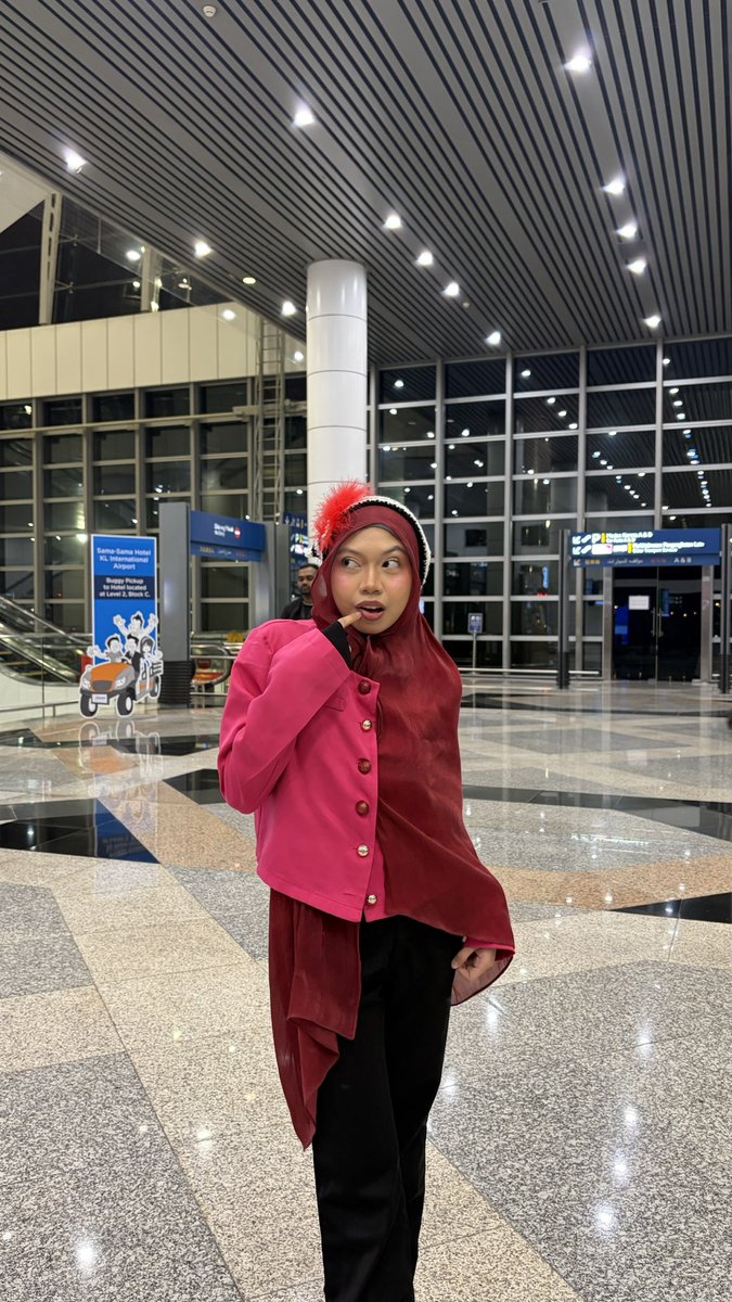 fikarlcaks's tweet photo. #SummerscapeYJ jemput yeonjun dkt airport with
“No. Labels Part One remix 7TH YEAR: A Moment of Stillness in the Thorns” kinda outfit https://t.co/IpUXw2Se3g