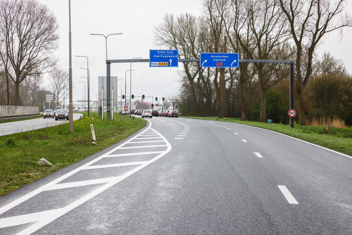 gemeentealkmaar's tweet photo. 🚧 Van 14 mei t/m 15 juni werkt Rijkswaterstaat aan de A9 tussen Alkmaar en Uitgeest. Houd rekening met flinke verkeershinder, vooral richting Uitgeest.

👉 Werk thuis als dat kan
👉 Reis samen of pak trein/fiets

Meer info: https://t.co/mKxhyQBp9i https://t.co/3yDrpR8e0q