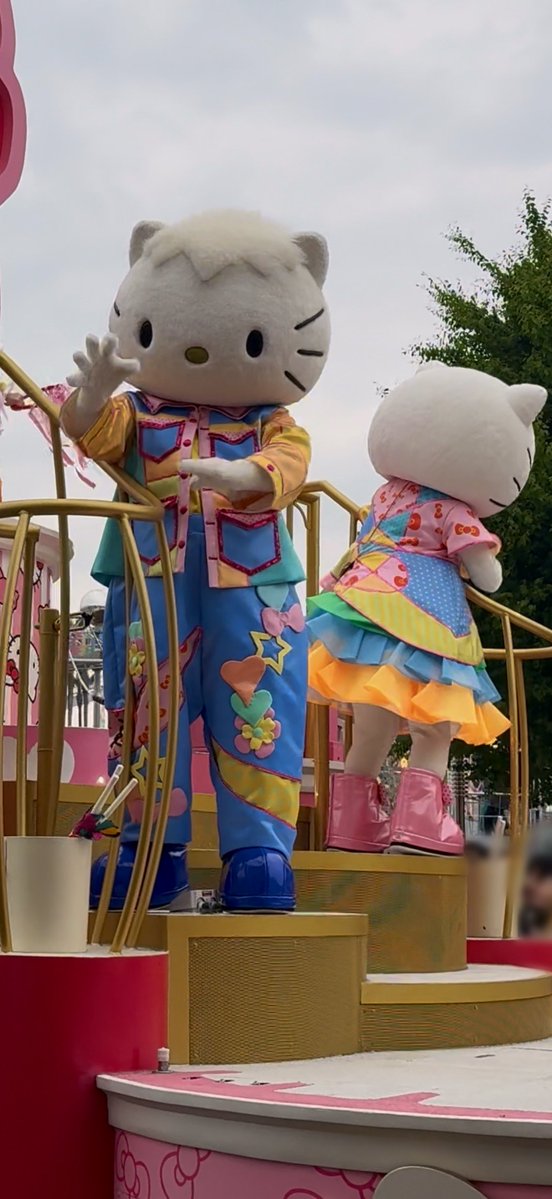 このGW目的だったユニバのパレード！
ようやく見れた(∩´∀｀)∩ﾜｰｲ

みんな可愛い☺️

#USJファン #USJ25周年