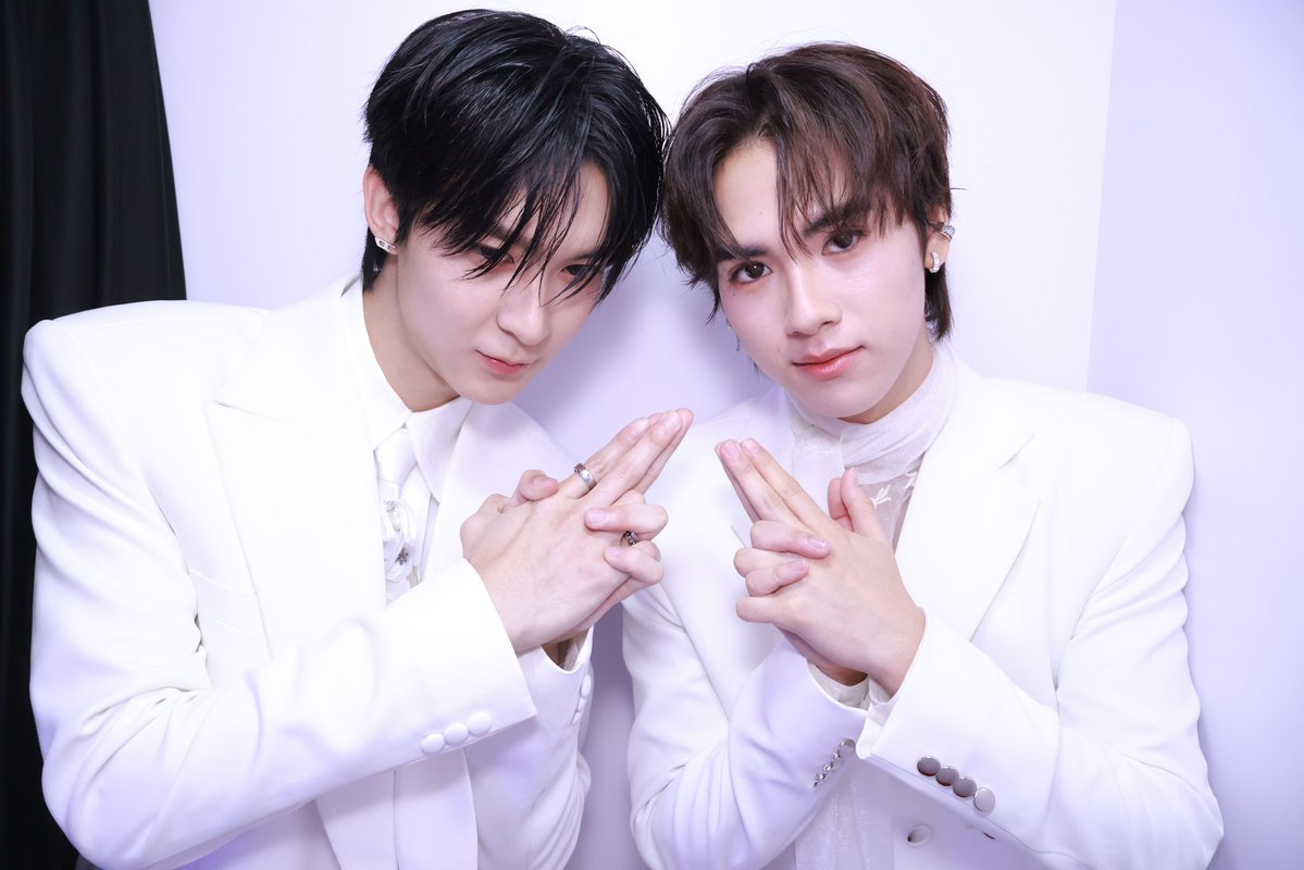 ขายคู่เบยย คู่ริวจินแพทจิ ใครบอกริวเมะธงแดงแก้ข่าวเลย ! ริวธงเขวมากก ทั้งใจก้ยัยตาแป๋ว ทั้งคู่อยู่ DMD GEN 4 เป็นพาร์ทเน้อกันเมื่อ 16/01 3เดือนแล้วว กำลังมีผลงานคู่เร็ว ๆ นี้ Mr.fanboy ฝากทุก ๆ คนไปตามชมด้วยน้า ฝากริวแพทด้วยน้ามาเท่ออ😻

#ryujinpatji
#rryjinnn ; #chira_patt