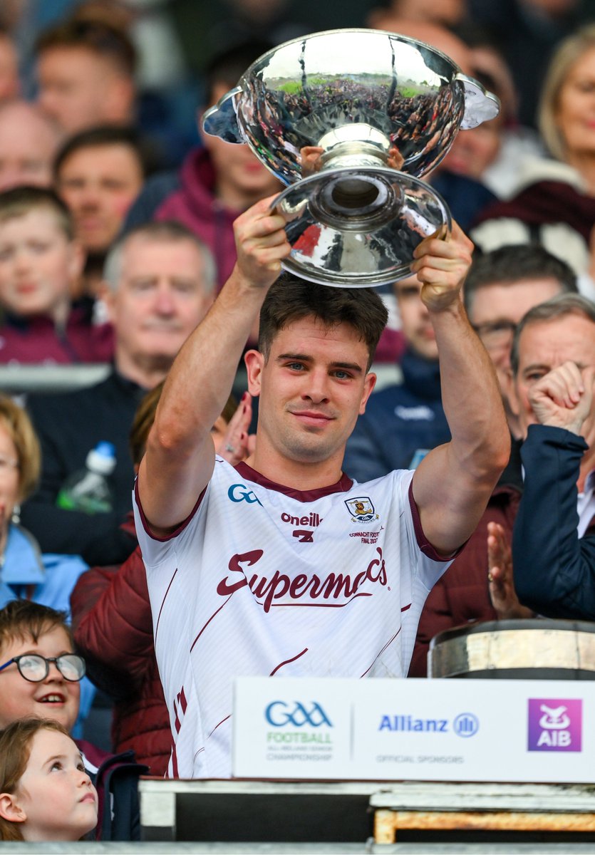 ConnachtGAA's tweet photo. The drive for 5️⃣!

Can John Maher lift the Nestor Cup for a fifth time in a row for @Galway_GAA this Sunday or will Roscommon lift their first title at home since 2001?
It's getting closer to 4.15pm Sunday when we will find out 🕰️...
#ConnachtGAA https://t.co/CmbWvhqan2