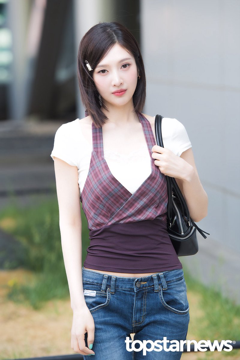 whiteAngell0009's tweet photo. JOYちゃんいつ見ても大正解を叩き出してて最高すぎる！ファッションもかわいいしウエストの細さも努力の賜物すぎてモチベ上がる…♡♡ https://t.co/sBDqfqed5H