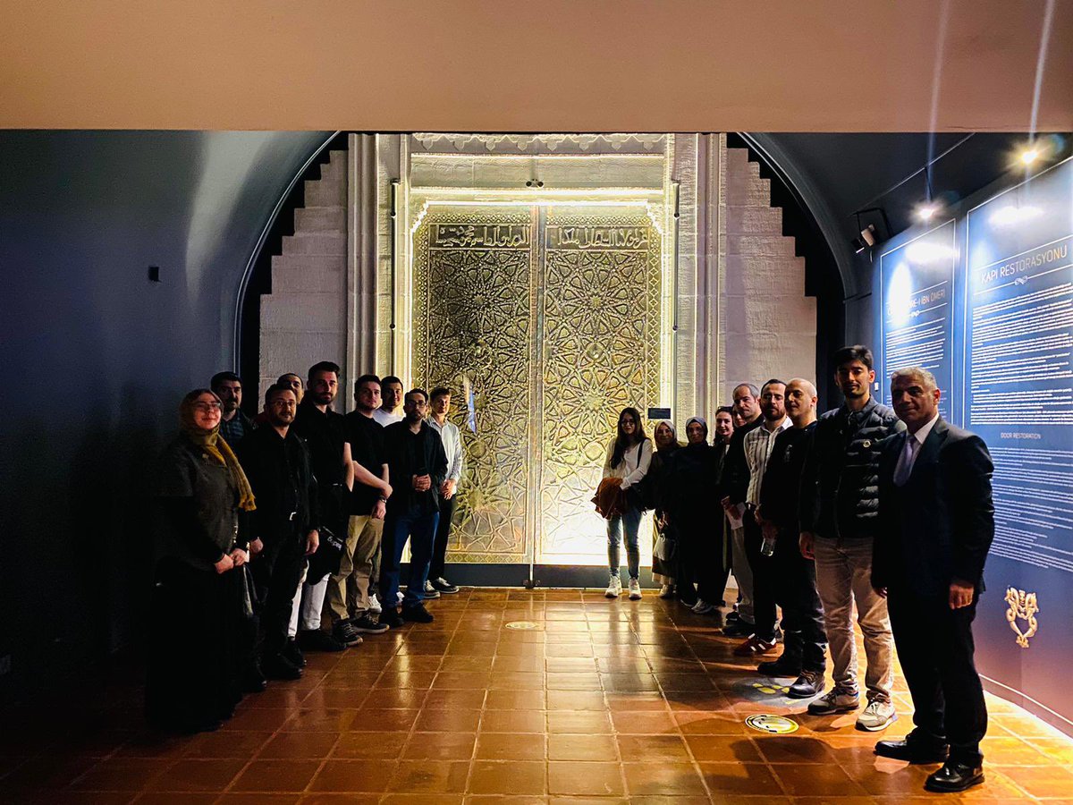 mea_sultanahmet's tweet photo. Sultanahmet Eğitim ve Uygulama Merkezimizde hazırlık eğitimi alan öğretmen adaylarımız, “Akademide Kültür ve Sanat Uygulamaları” dersi kapsamında Türk İslam Eserleri Müzesine uygulama gezisi gerçekleştirdi.

@tcmeb 
@Yusuf__Tekin 
@M_E_Akademisi 
@afarici https://t.co/woDGK0oLgL