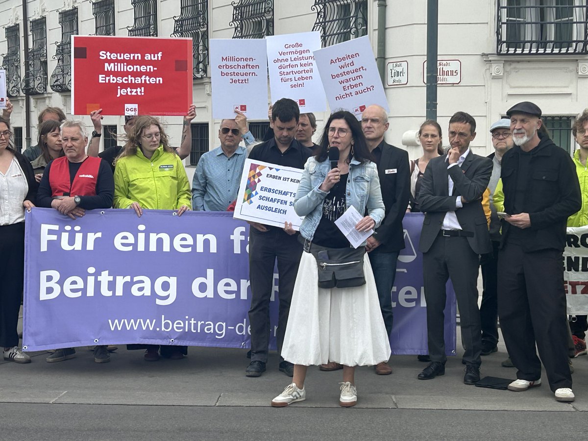 kalaitznig's tweet photo. „5 Prozent haben mehr als 50 Prozent der Vermögen in diesem Land“, sagt @heleneschuberth

„Wir brauchen einen fairen Beitrag der Reichsten. Superreichtum gefährdet den sozialen Zusammenhalt“

#beitragderreichsten https://t.co/oCf4mYCONP