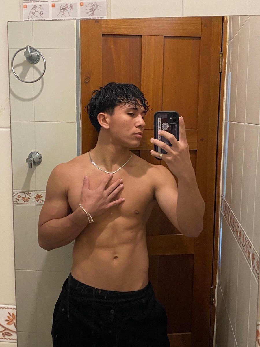 Marc269771's tweet photo. https://t.co/33tldZ4KPR

Mr Caceres 
19 años 
Rol: activo 
Servicio: venta de contenido hot 
Colombiano
Precios: varían dependiendo del paquete y de lo que el cliente quiera
Telegram: @Cac3resboy
TikTok: fitboy69x
X: Mrcacer3s https://t.co/0X8X7VDLVA