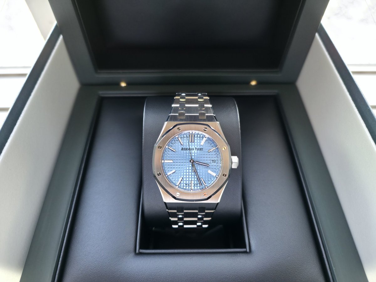 BossCode_12's tweet photo. Light blue dial 🔵 https://t.co/ioMTrA9uyw