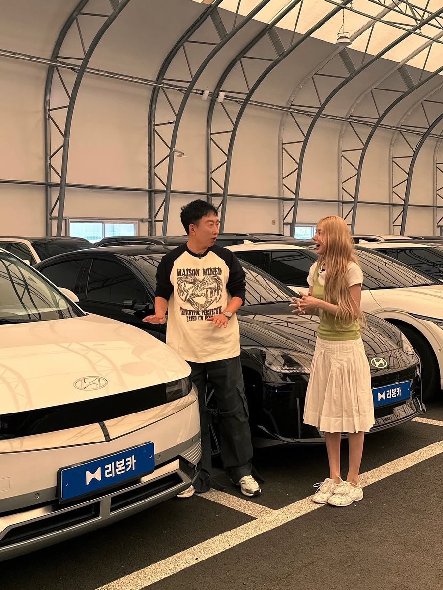 쨘 tweet media