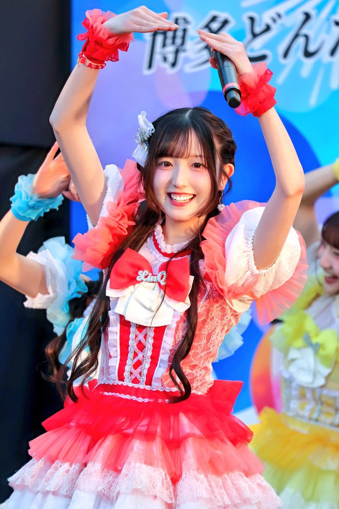 ななな tweet media