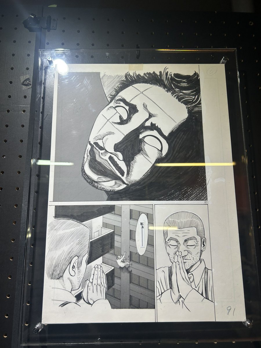 nkmt_a's tweet photo. 画廊モモモグラさんにて、『殺し屋1』原画展へ。
これでもか！！！というほどの過激な描写は、スプラッター作品を見る時に感じる爽やかな心持ちに浸れる。
細やかな血の吹き出る様、描かれる表情から、読み手の心にまっすぐ突き刺さる感情と痛み。
お気に入りはこちら(2枚目)😌🙏 https://t.co/pBiPQHKoYu