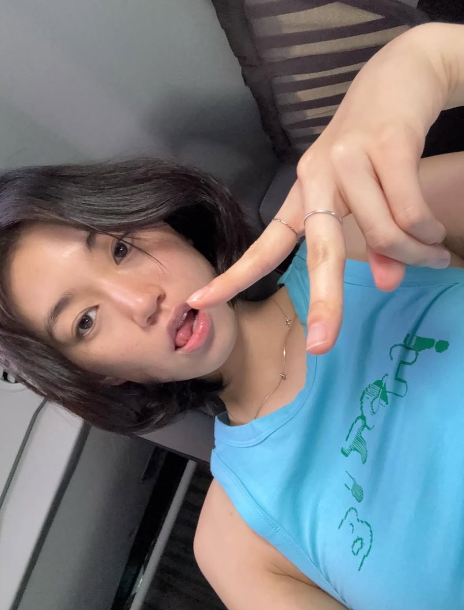 hourly doyeon tweet media