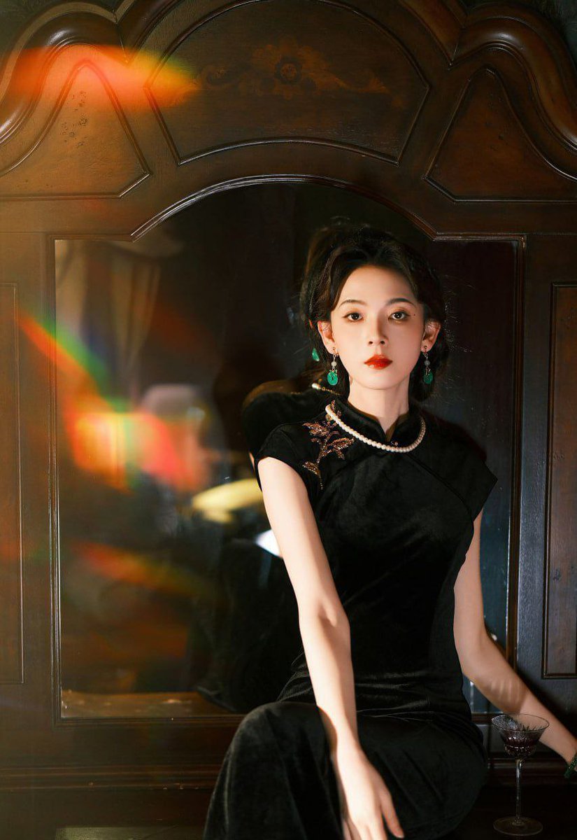 kumzhell's tweet photo. AI脱衣 https://t.co/A8t8K2Xkvb