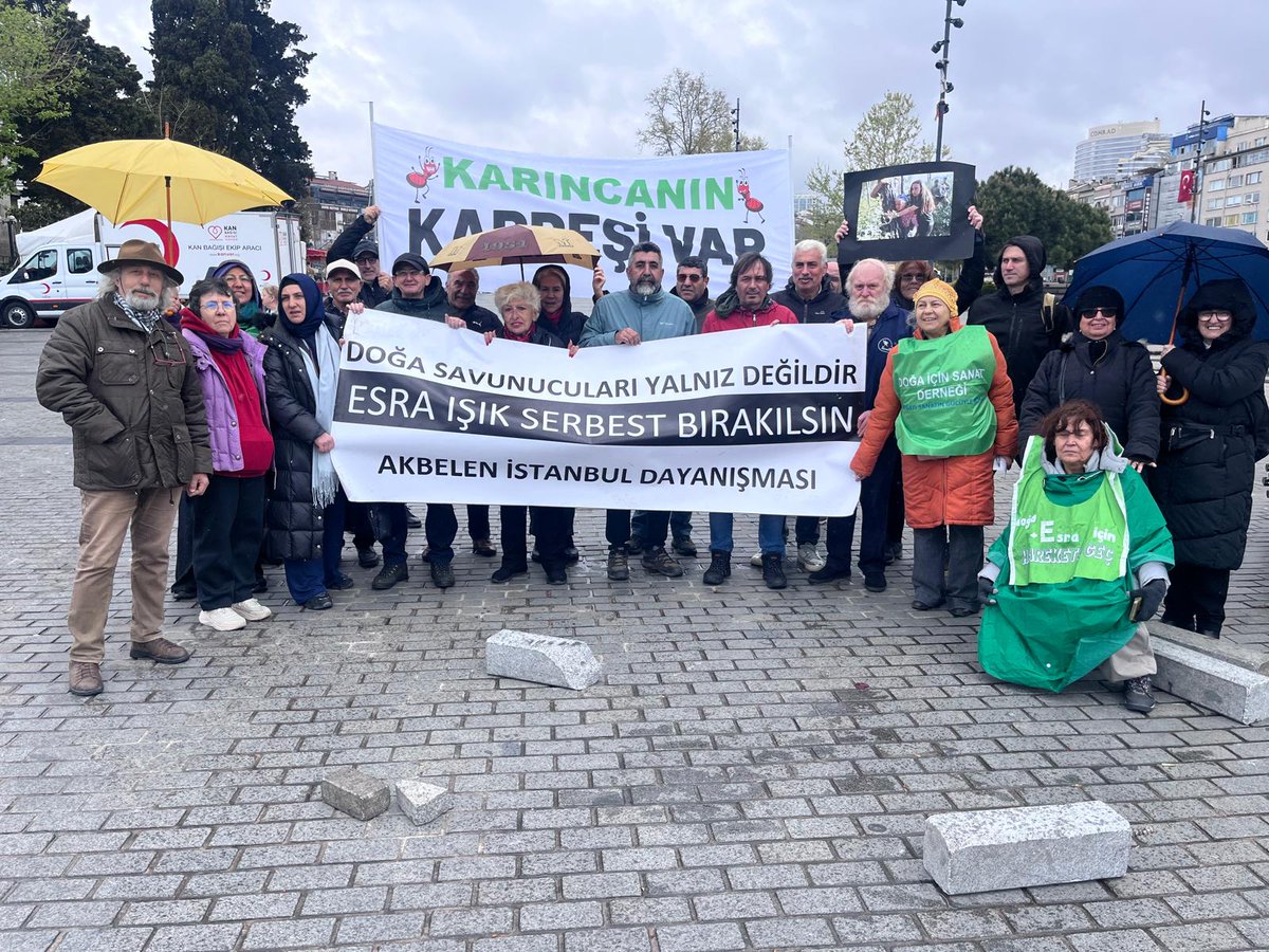 karinca2024's tweet photo. Akbelen'de acele kamulaştırmaya karşı yürütme durdurma kararı verildi! Yaşasın dayanışma! Toprağından vazgeçmeyen direnen Akbelen'e selam olsun! @ikizkoydireniyo #akbelen #esraişıkserbestbırakılsın https://t.co/pOXVAkteuX