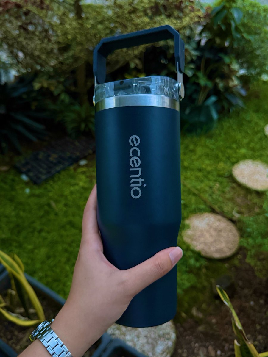 Dimesring_'s tweet photo. masih jadi botol minum andalan sih, tahan dingin, tahan panas, ada pegangannya. Gak kegedean, gak kekecilan. Bisa buat ngantor, gym, di kamar. Semuanya cocookk ✨🤩

https://t.co/ewN04fFb2b https://t.co/EuHcZrrKj6