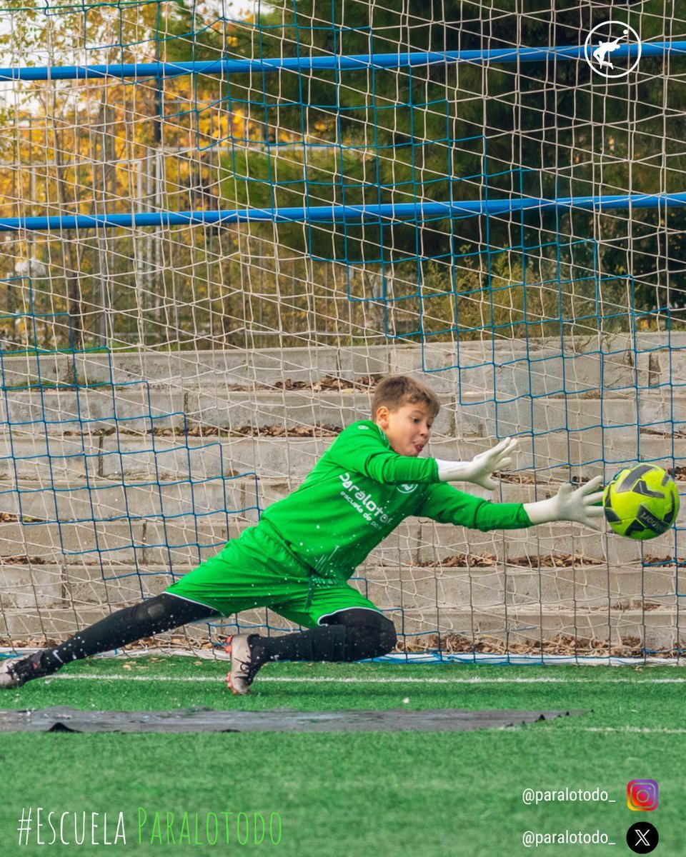 Posicionamiento primero para intervenir después. ⚠️🧤

#escuela #porteros #paralotodo