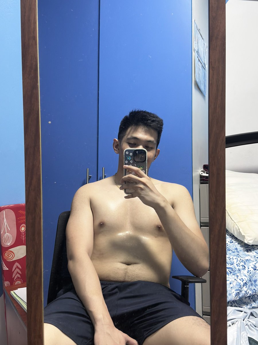 huntercodex's tweet photo. chest and back https://t.co/5oNnEggIRB