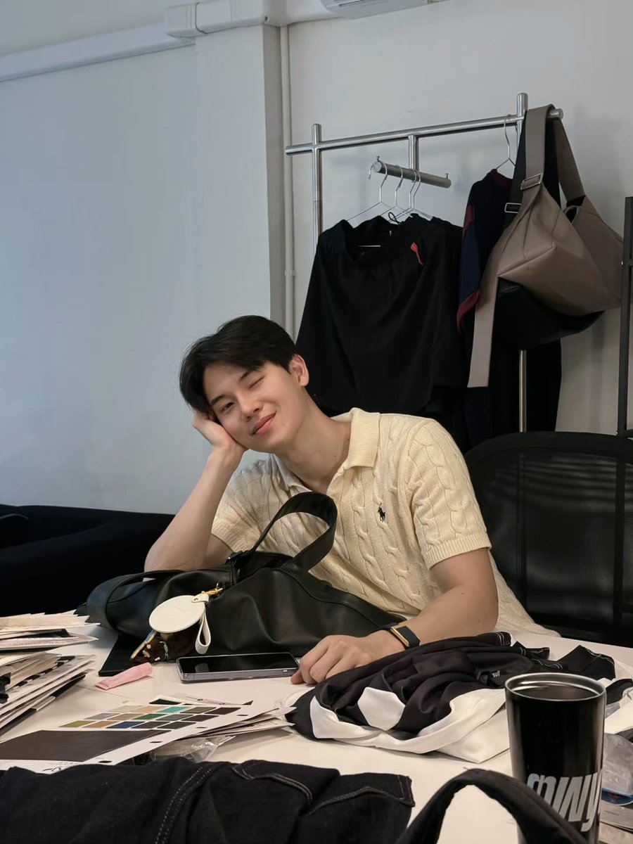 PloYWonG tweet media