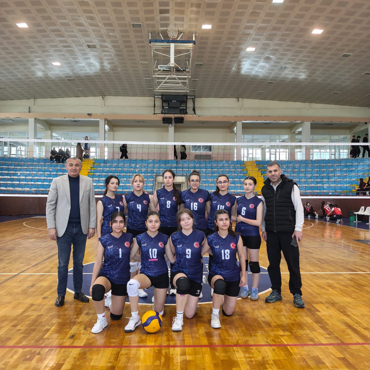 erzurumanadolu's tweet photo. Okulumuz kız voleybol takımı, İl Voleybol Turnuvası’nda göstermiş olduğu başarılı performansla grubunu birinci olarak tamamlamıştır. Öğrencilerimizi ve emeği geçen öğretmenlerimizi tebrik ediyor, başarılarının devamını diliyoruz.
@HikmetPOLAT2 https://t.co/V1NwDmI5CT