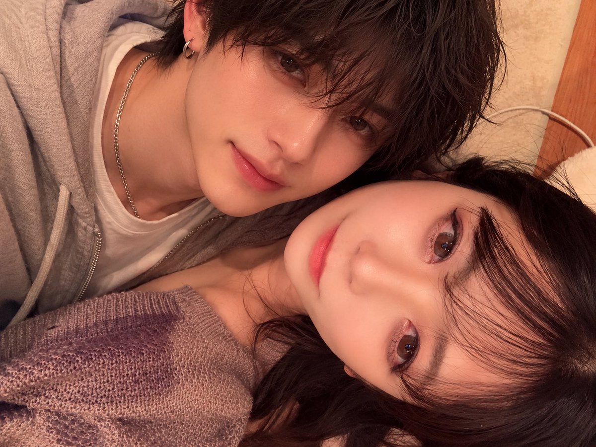 ____728___'s tweet photo. チャッピーに似合う彼氏作ってもろたけど
私の首どうなってるん？笑笑 https://t.co/zH3pxs9wav