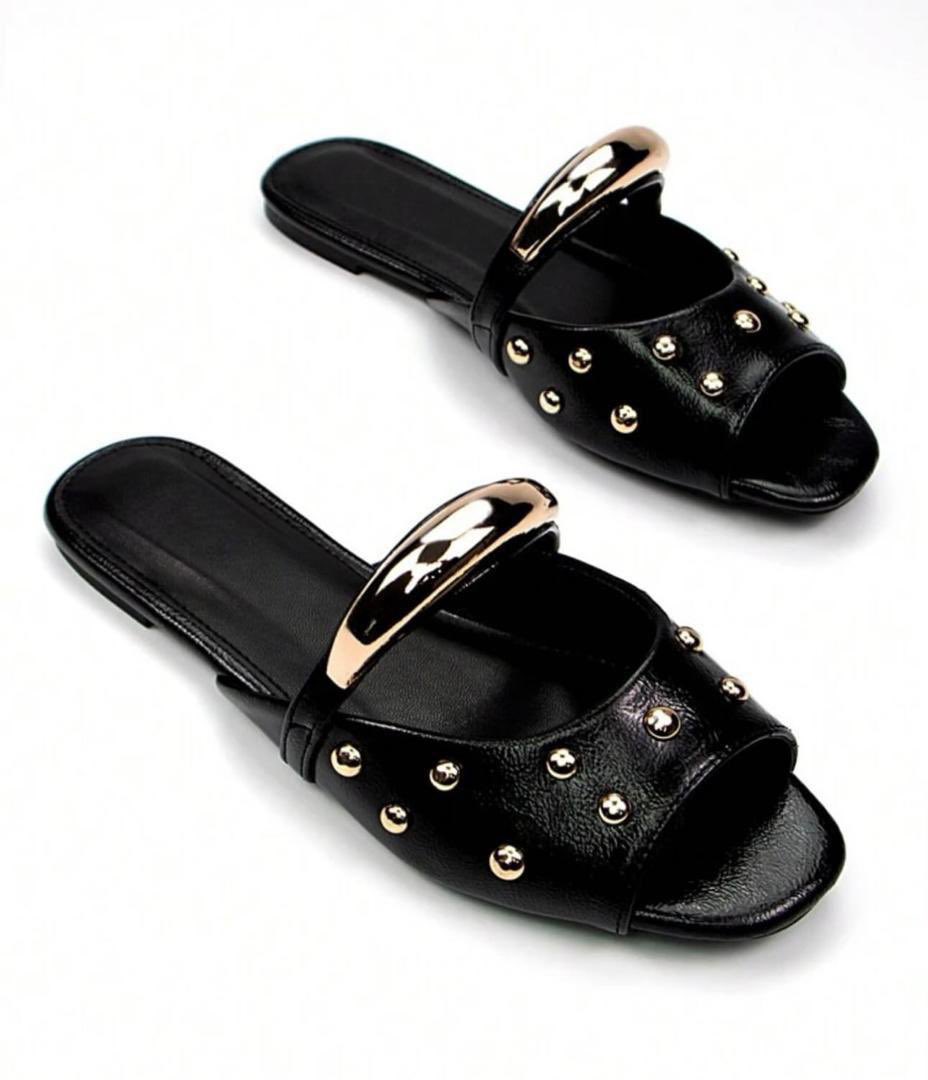 Everythingkhalf's tweet photo. Chic Slippers✨

Size:37-42

🏷️:23,000🛍️

Send a dm to order✨

📍: Lagos https://t.co/4bz7A5nUBT