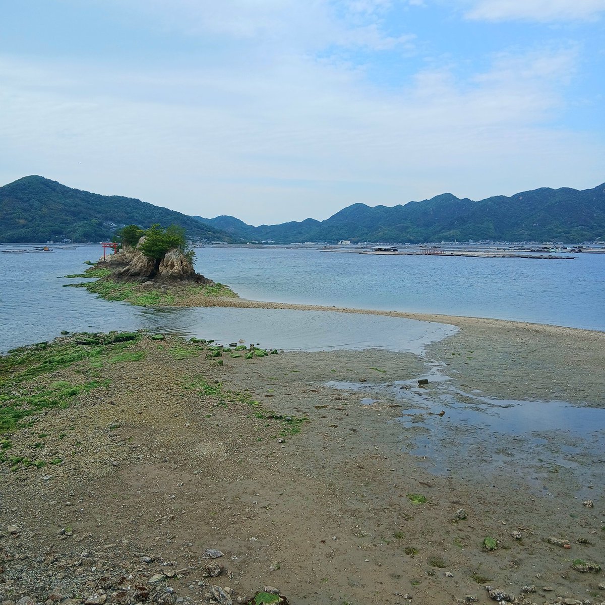 kamuymodels's tweet photo. 長瀬海岸の「モンサンミッシェル」
本家は修道院があるとかだけどこっちは神社がある。
海が荒れないようにの祈願？ https://t.co/R9SixXLXce