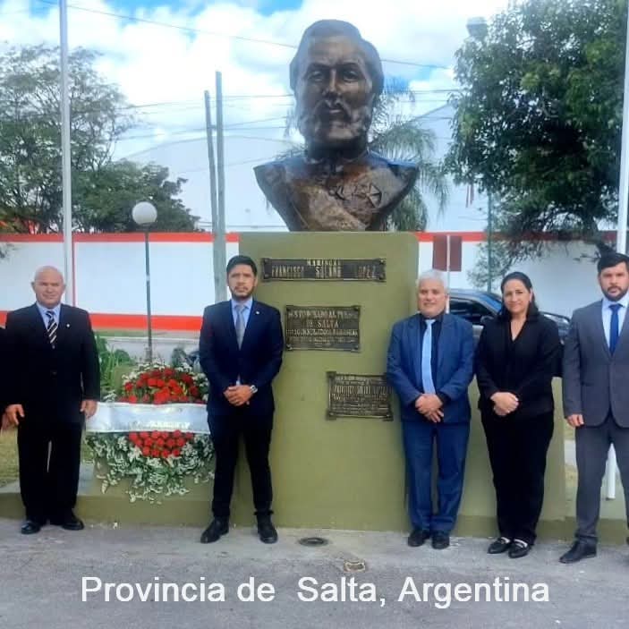 Erickson1273's tweet photo. Hilo de estatuas/bustos del Mariscal alrededor del mundo: https://t.co/yfAZPurc7O