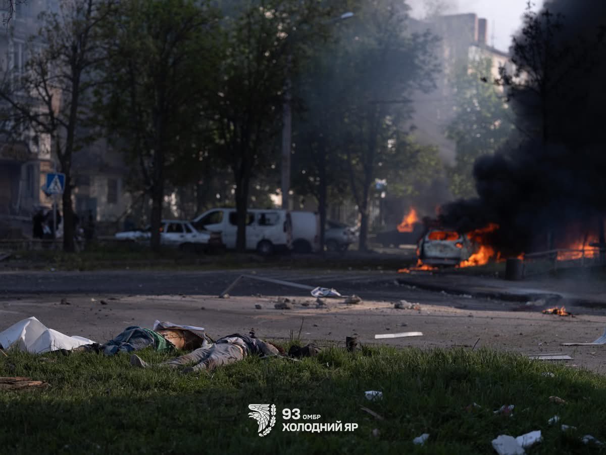 miha2102's tweet photo. This is genocide against the Ukrainian people.
May those who died today haunt everyone involved in these murders—from those who manufactured the bombs to those who dropped them.
It is not some abstract “elite” who are killing people. It is russian citizens who are killing people. https://t.co/c5IAsOQrn4