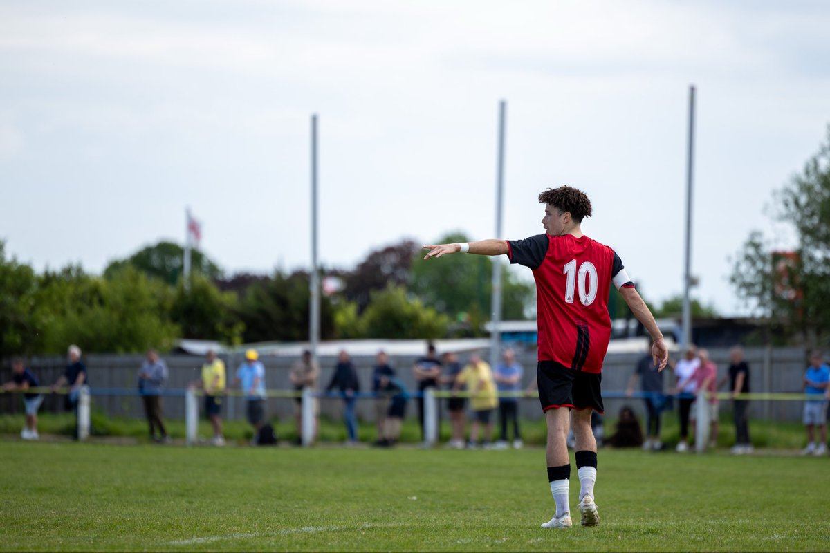 treyy_10's tweet photo. Gutted to lose in the final after conceding in 90+13, but that’s football. So proud of all the boys and the fight we showed on the day, was just unlucky to fall short. I have no doubt this team will be back challenging on all fronts next season. 
@BrookHouseFC 💙🤍 https://t.co/LUGWenT3dZ