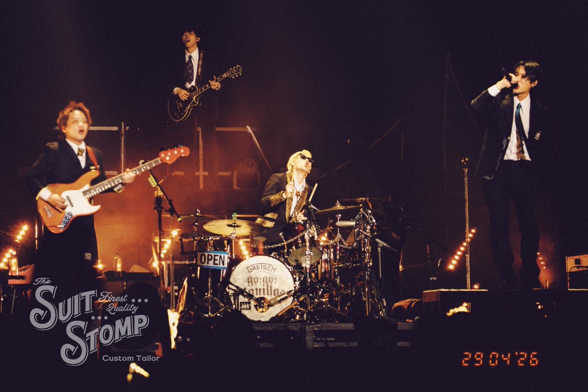 suitstomp's tweet photo. go!go!vanillas
SCARY MONSTERS TOUR 2025-2026 アリーナ編
4人の衣装を担当。

衣装のストーリーについて、
⬇️詳しくは Instagram の投稿へ⬇️
https://t.co/3oYMaJBQqV

Photo ① : @soootaroVSHB
Photo ② - ④ : @renzomasuda

@go_go_vanillas
#gogovanillas
#suitstomp https://t.co/ZYDe5aJfqi