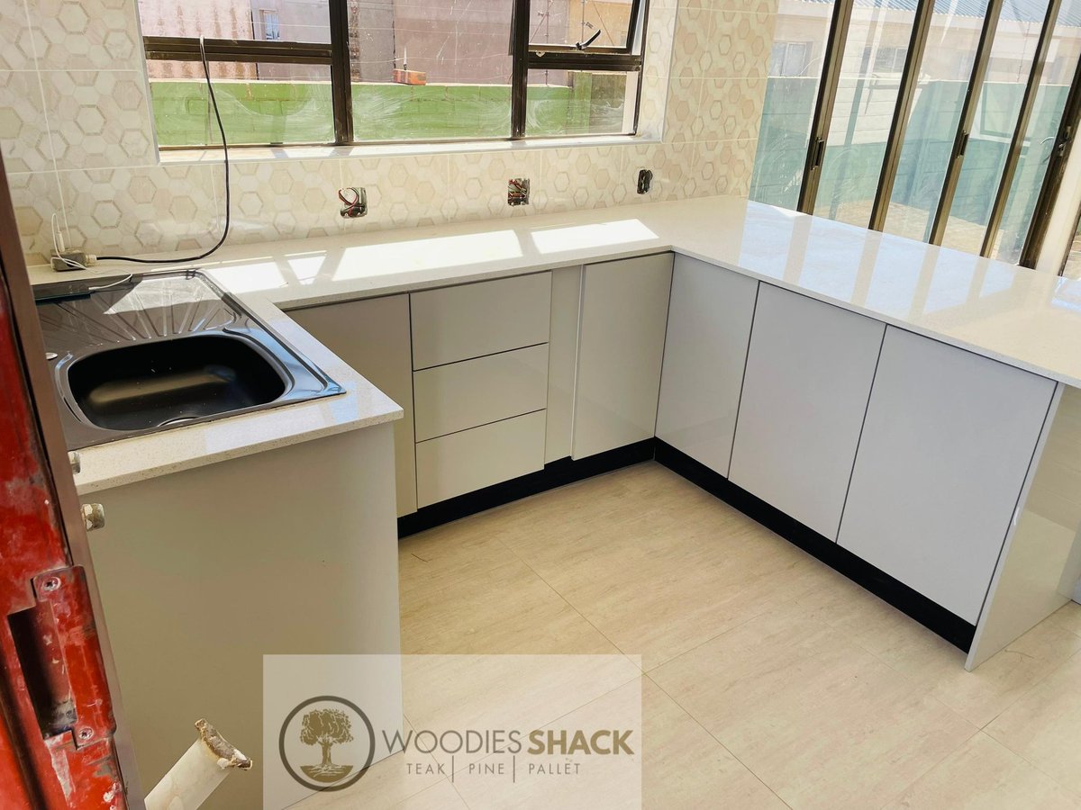 WoodiesShack tweet media