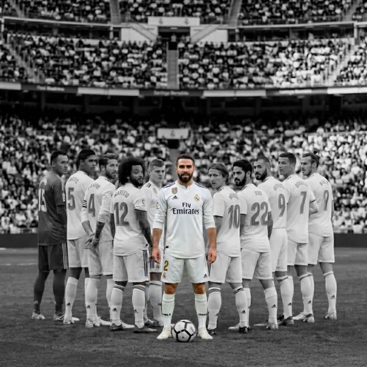 meadsoulei's tweet photo. 👑 La fin d’une époque… 💔
Merci à cette génération légendaire : Ronaldo, Ramos, Marcelo, Benzema, Modrić, Kroos, Casemiro… 🤍
3 LDC de suite, des souvenirs éternels.
Hala Madrid y nada más ⚪🙏 https://t.co/GVqOcz32GR