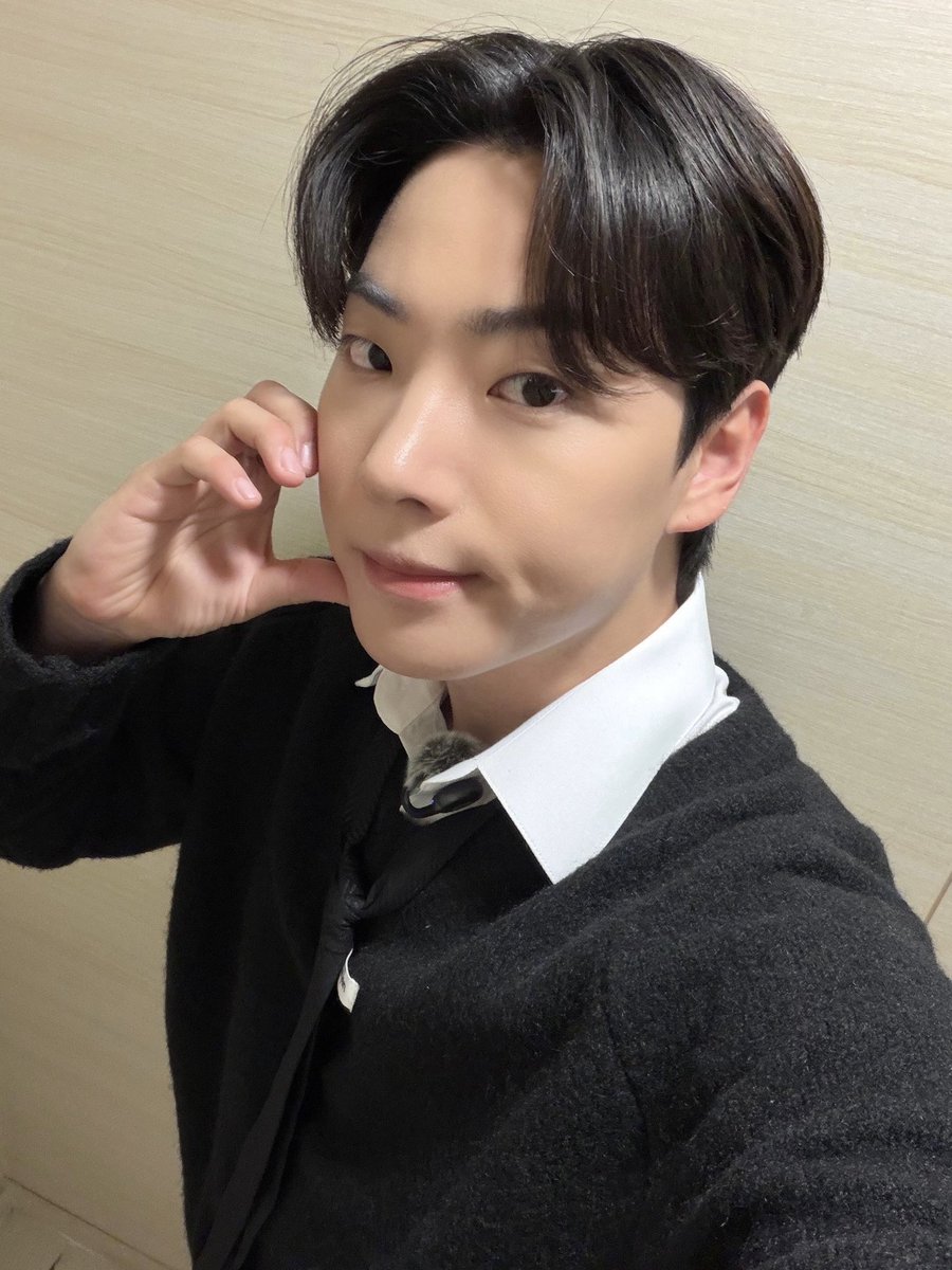 온앤오프 (ONF) tweet media