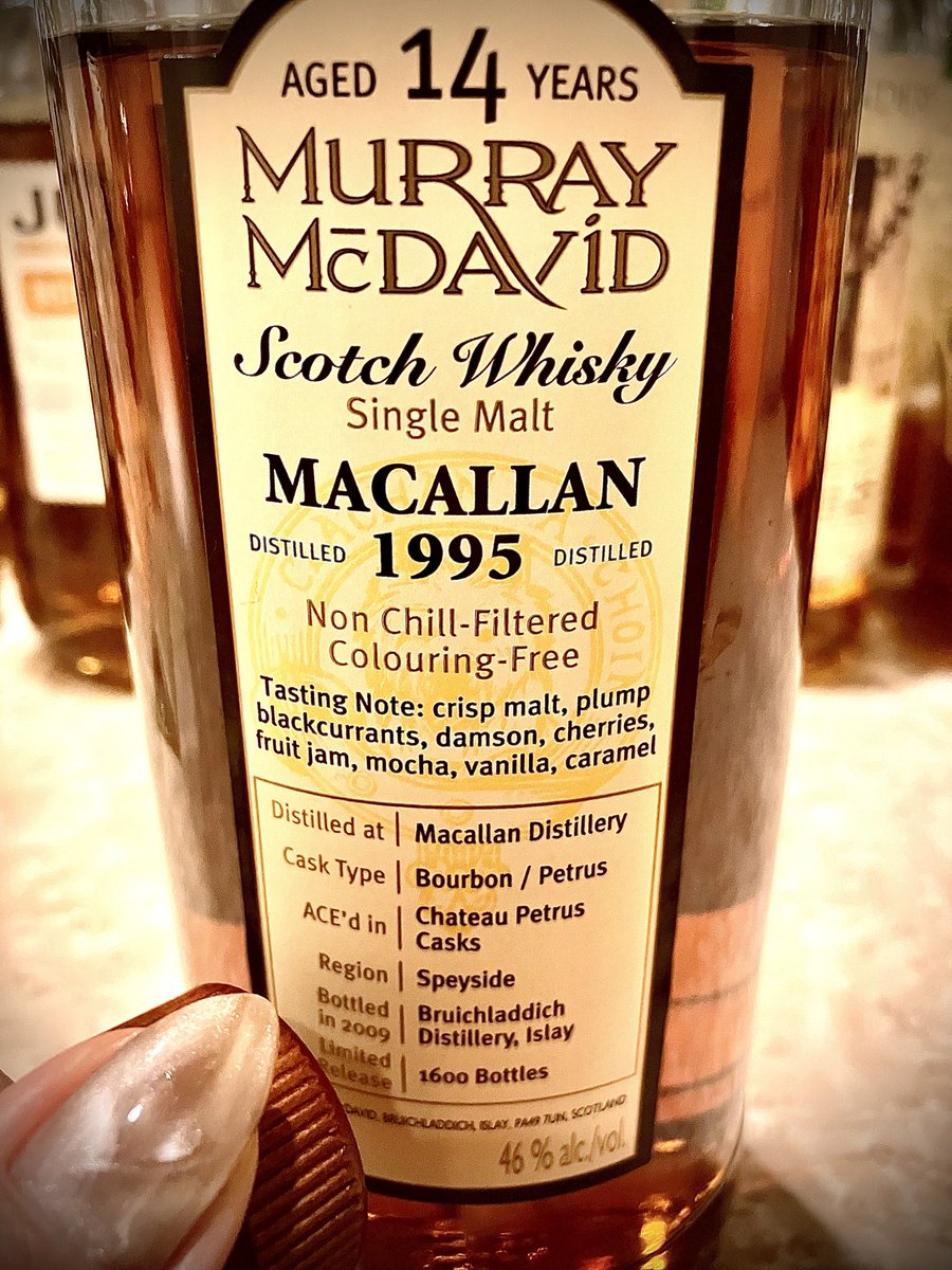 kilchom's tweet photo. お疲れ様です🤠

今日は　MACALLAN 14 MURRAY MCDAVID（1995）

（バーボン樽で熟成後、世界最高峰の赤ワイン樽で追加熟成���「シャトー•ペトリュス•フィニッシュ」
限定1600本
46%）

をストレートで‥乾杯です🥂

#TWLC
#木笠シリコン栓 https://t.co/fpzDMBhHN2