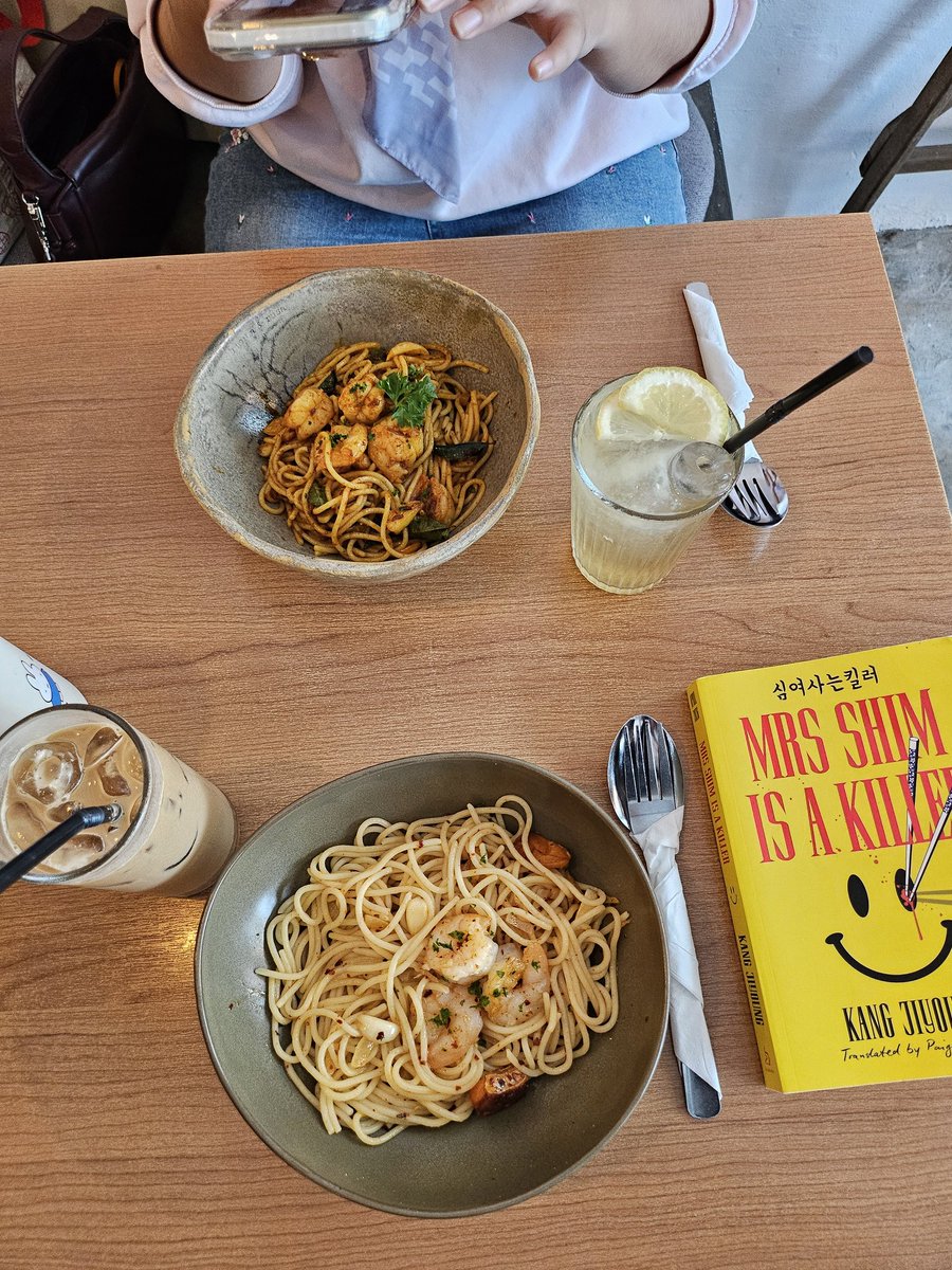 literaturebells's tweet photo. random snapshots of the day spent in Pasar Seni ✨️ https://t.co/4DzpEcuWgp
