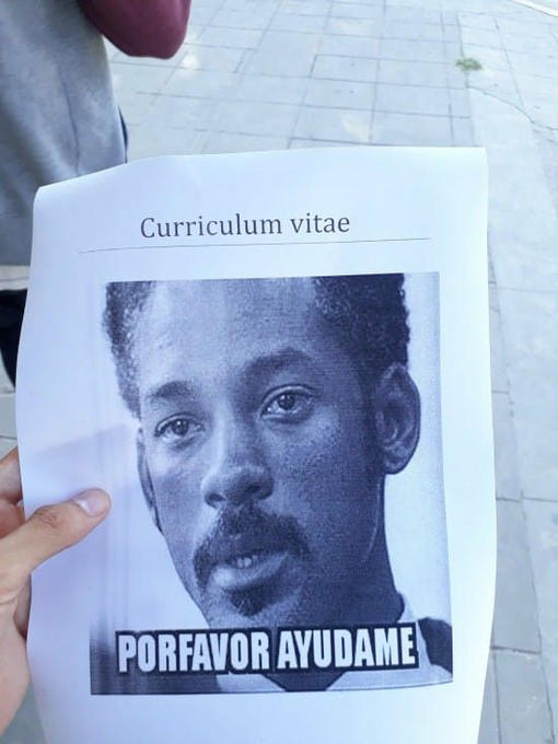 ivnways's tweet photo. Deja de pedirle a la IA:
“mejora mi CV”
“hazme un currículum”
“escribe un resumen profesional”

Así solo consigues resultados mediocres.

Aquí tienes 9 prompts para crear mejores CVs que puedes copiar y pegar: https://t.co/SNZUGaOHXM