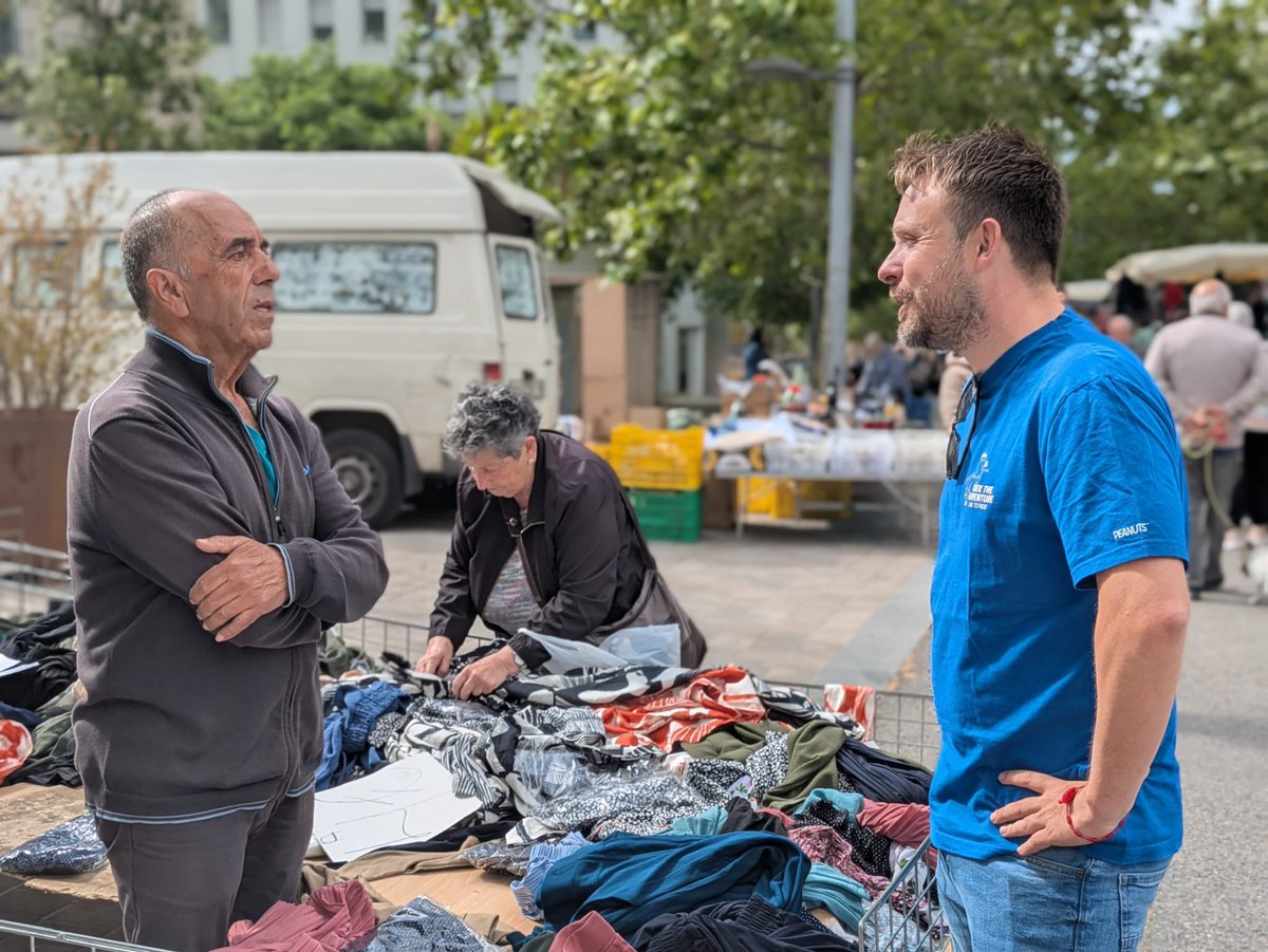 dimasciudadano's tweet photo. Buena mañana con la buena gente de nuestros mercadillos y nuestros barrios. https://t.co/elxuHpn9Ic