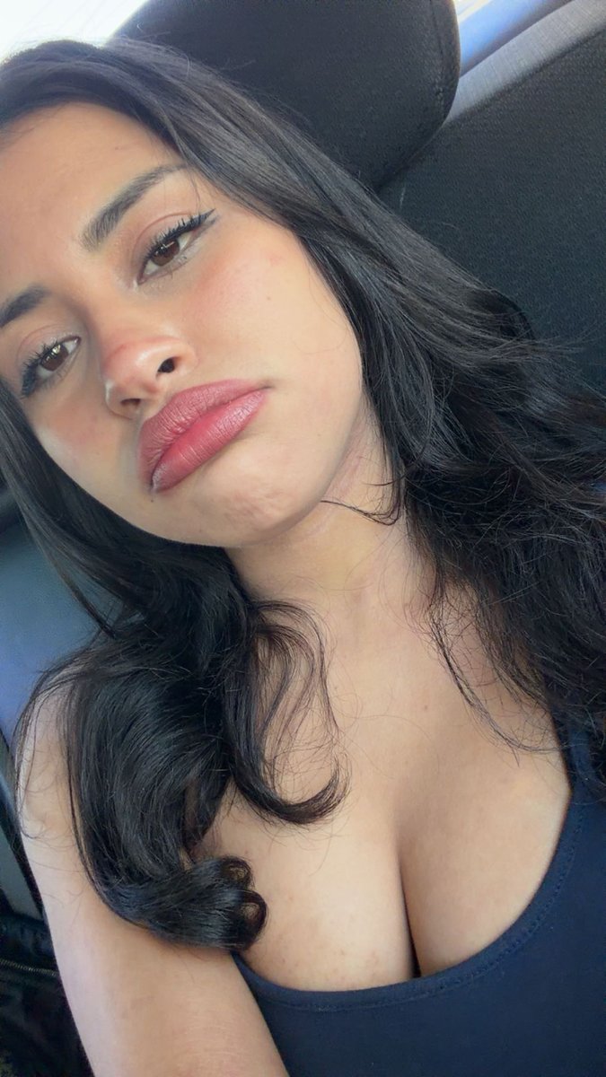 Nessaarch's tweet photo. @returnofakira okay but what about me 😭 https://t.co/s1DvtpfFTX