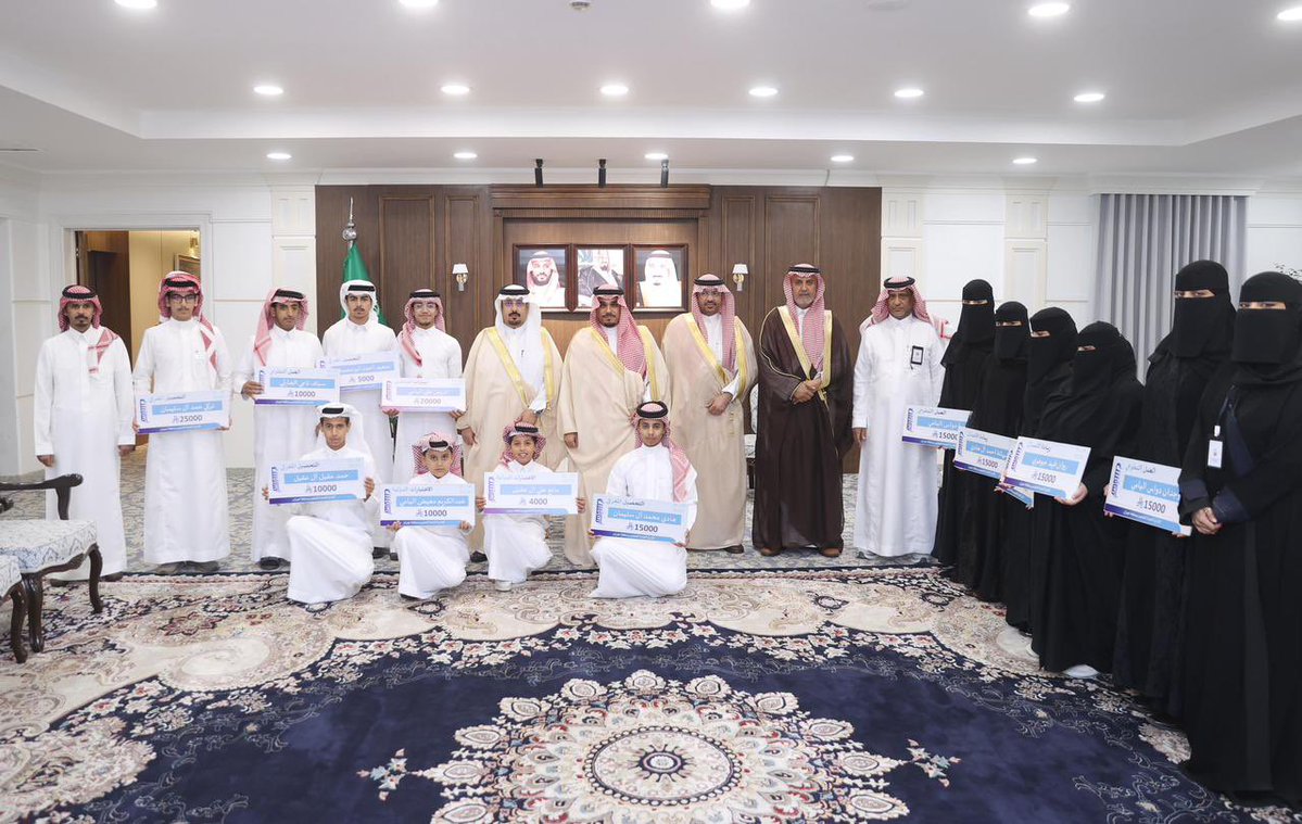 كرَّمَ صاحب السمو الملكي الأمير تركي بن هذلول بن عبدالعزيز نائب أمير منطقة نجران، 20 متميزًا ومتميزة من طلاب وطالبات تعليم المنطقة، الذين حققوا التميز خلال مشاركتهم في مبادرة "منافس" على مستوى المملكة.
#تعليم_نجران