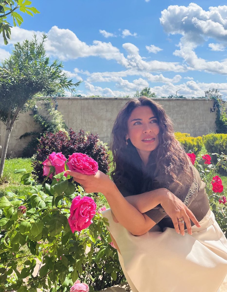 Wild__DE's tweet photo. The beauty of #BiranDamlaYılmaz 🌸💕
A photograph that looks like a work of art! https://t.co/ynT9xKieHV