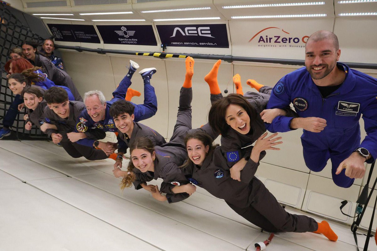 NuevoImparcial's tweet photo. 30 estudiantes participan en Programa “Astronauta por un día” https://t.co/j3KyITdwFH @CienciaGob @aee_gob @DianaMorantR @Congreso_Es @desdelamoncloa #MICIU https://t.co/Pl0ycEV51J