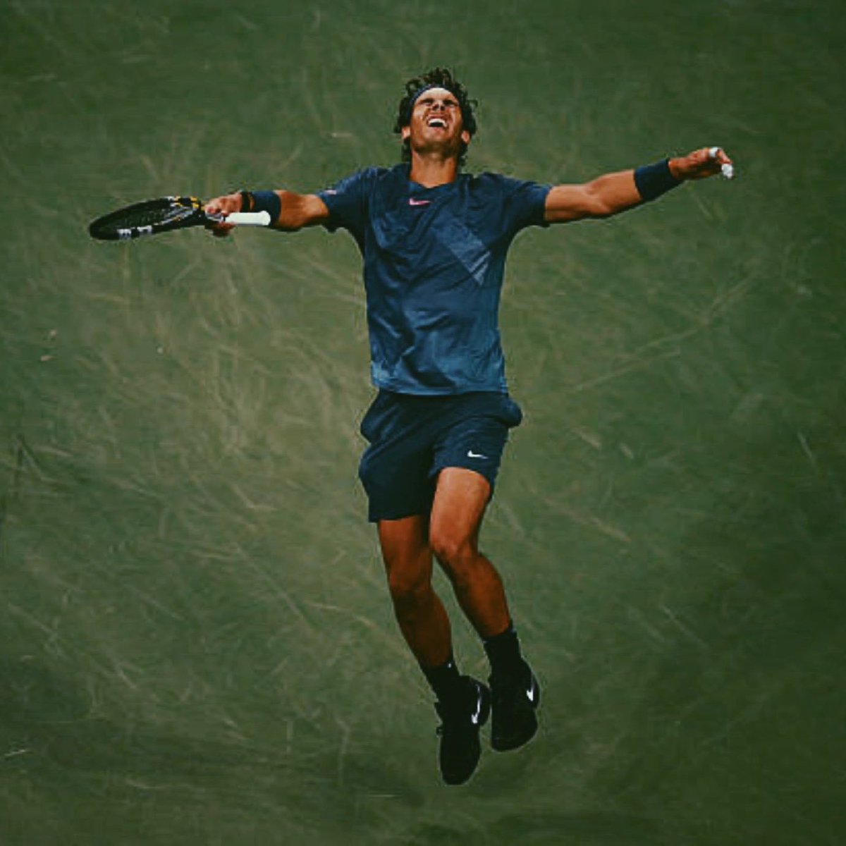 nadalprop_'s tweet photo. 2011-12: Djokovic beat Nadal 7 straight times, including 3 slam finals.

The media wrote Nadal off. Said Djokovic had solved him.

Nadal’s response?

Won 6 of the next 7 matches they played. 
Won their next 4 slam meetings in a 
row.

The greatest bounce back in tennis history. https://t.co/4vbO5ZlX7I