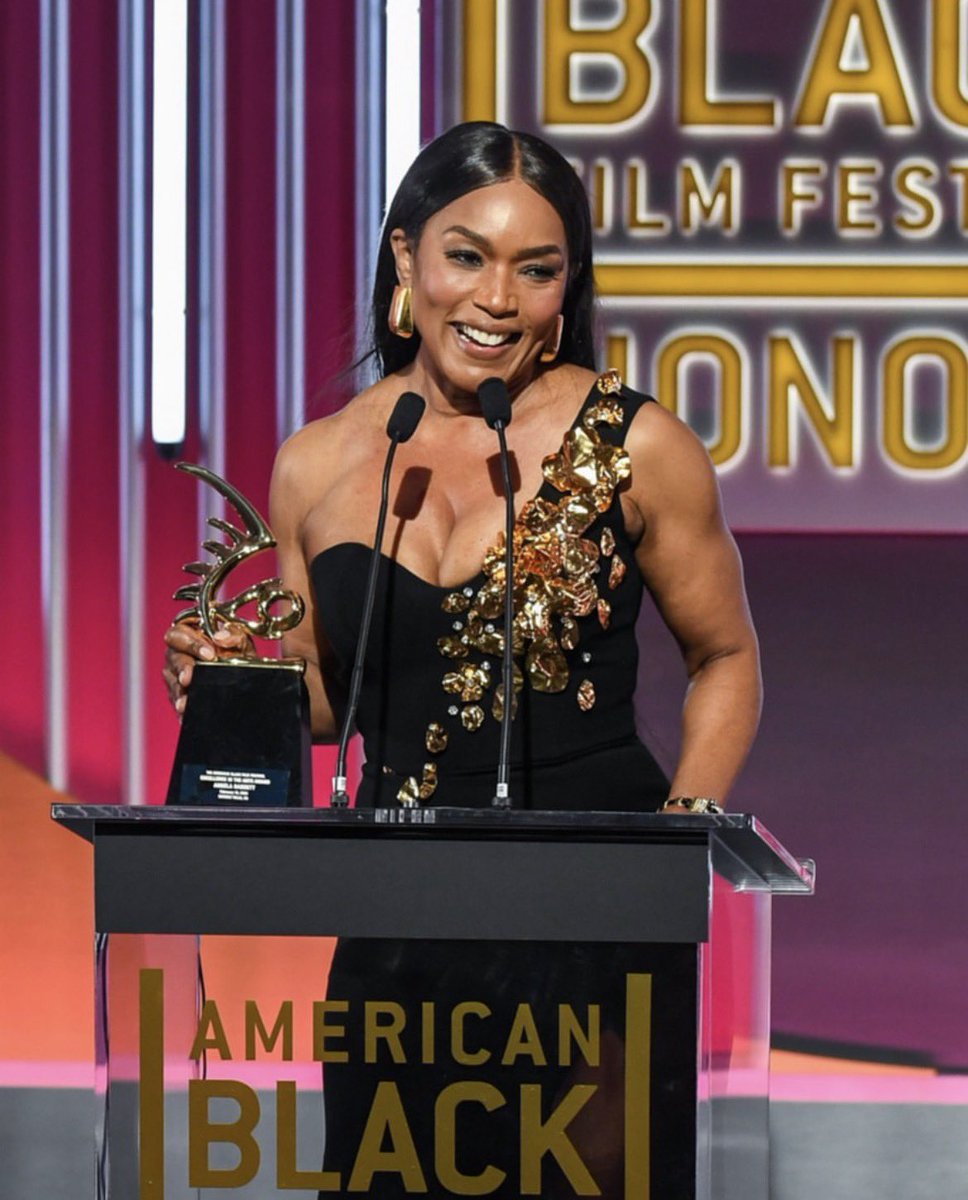 refinedng's tweet photo. Angela Bassett is proof that longevity can be just as powerful as arrival. ☺️

Her Honorary Oscar recognises decades of presence, discipline and unforgettable performances that have shaped how Black women are seen on screen.

#RefinedNG #AngelaBassett #BlackHollywood #FilmLegacy #BlackExcellence #WomenWhoInspire #ActingGreatness
