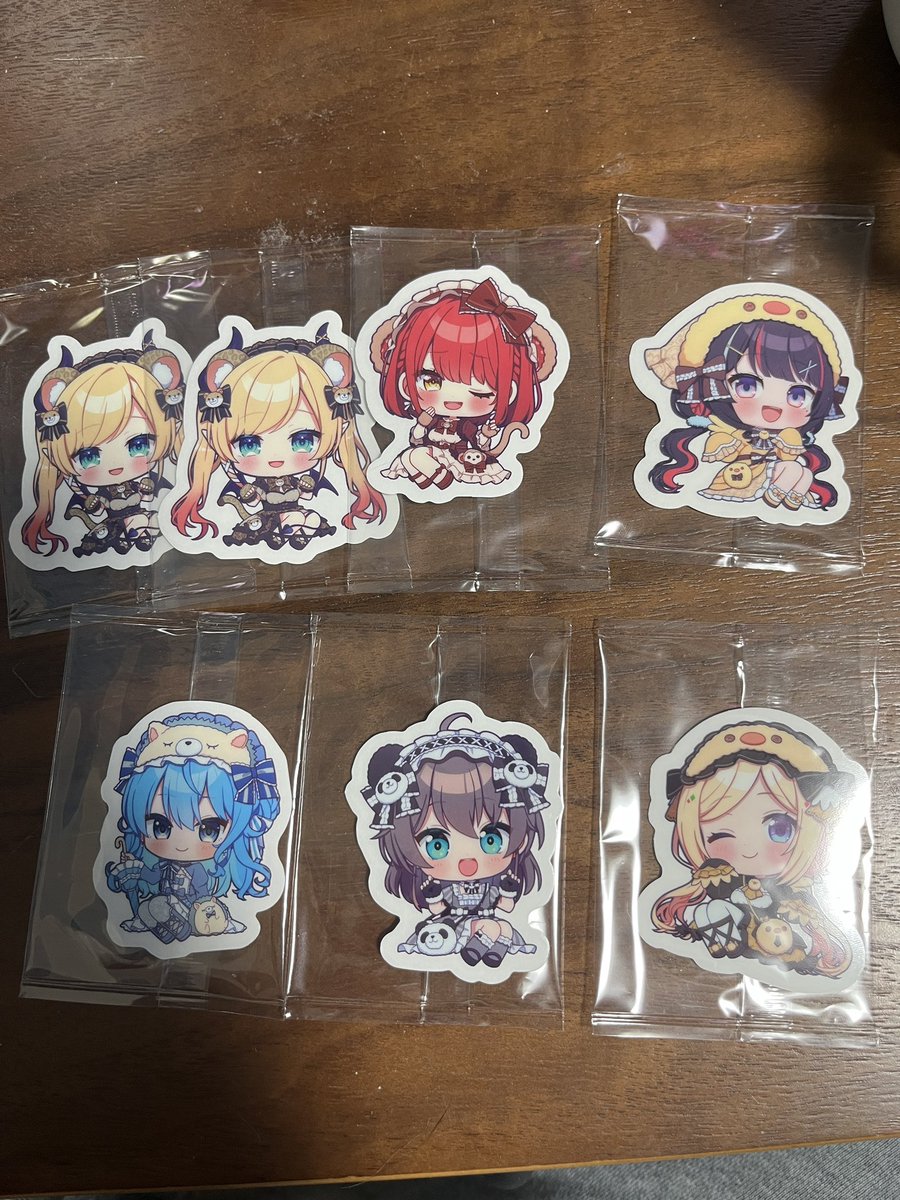 m_22206's tweet photo. 【 交換 】
ホロライブ　hololive
チョコクランチ　ダイカットステッカー

譲） 画像1～3のもの

求） 各1枚
Vol2 💫、🌽＞⚔️、🚑、🌸、 🧪
※💫最優先

郵送交換です！
検索からもお気軽にどうぞ🥺

#ホロライブ https://t.co/4WtrMrLwwl